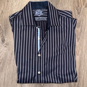 Men’s English Laundry dress shirt.